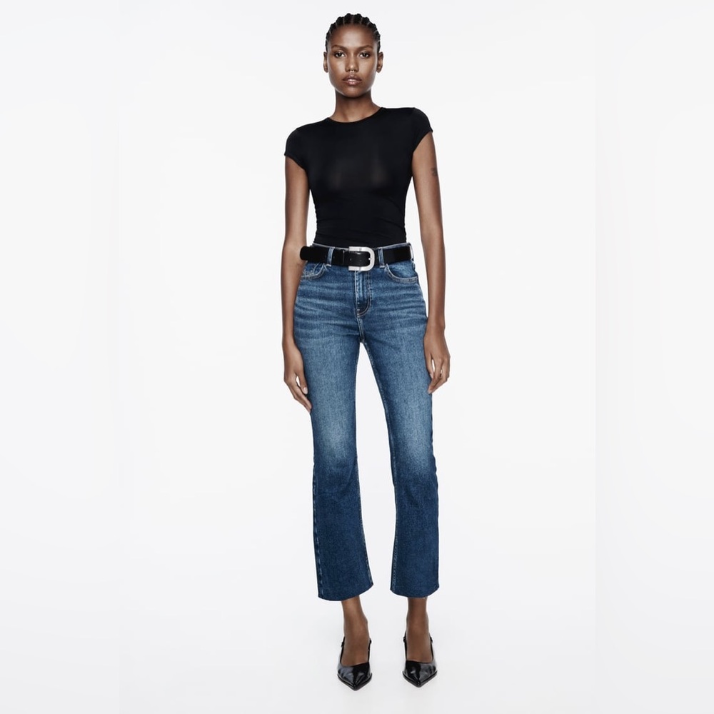 HIGH-WAISTED MINI FLARE JEANS